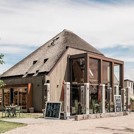 Роскошный шатер Near Dunes Каллантсог